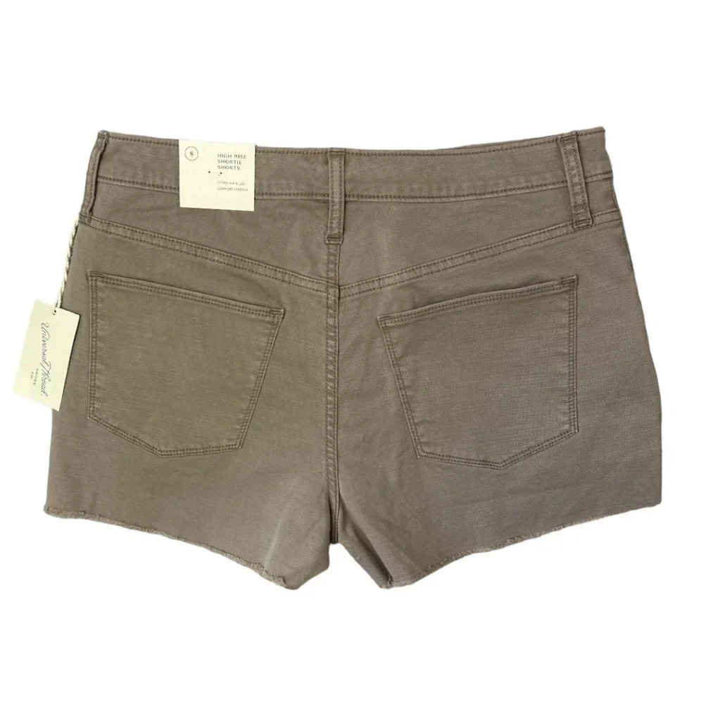 Universal Thread Shorts Size 8   - Picture 2 of 4